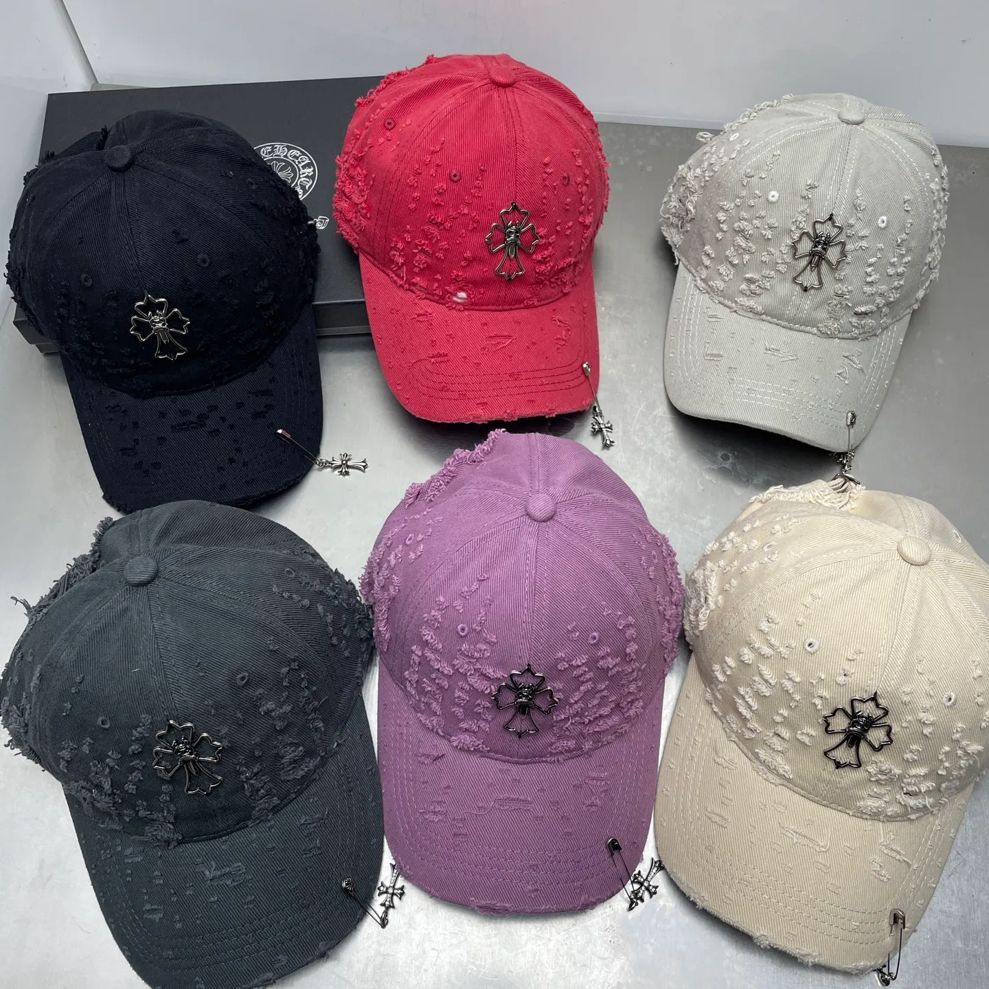Private message for price inquiry! 🆕Crow's heart-washed ripped baseball cap
